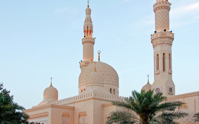 Jumeirah Mosque in Dubai.jpg